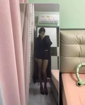 乌市年轻嫩妹